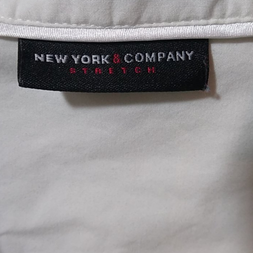 Excellent condition White button down - Picture 3 of 3